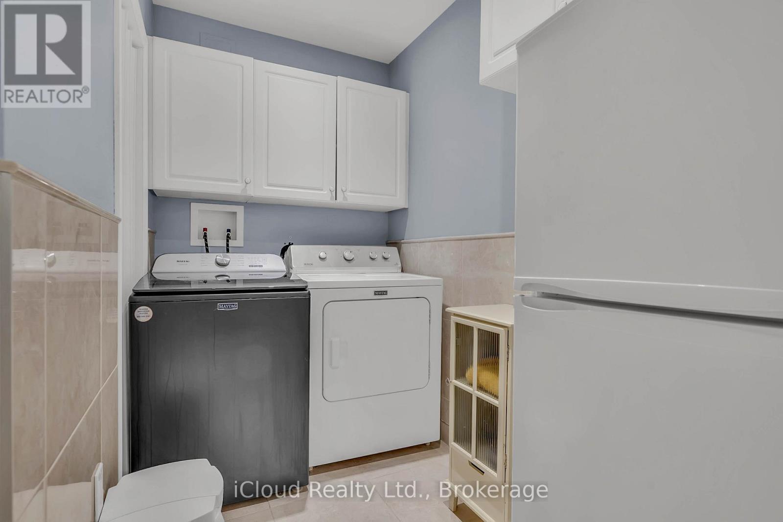1370 Pickwick Drive, Mississauga, ON - Indoor Photo Showing Laundry Room