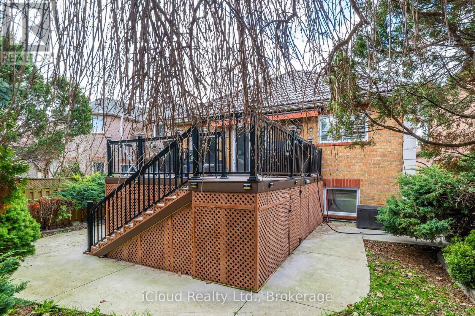 1370 Pickwick Drive, Mississauga, ON - Outdoor