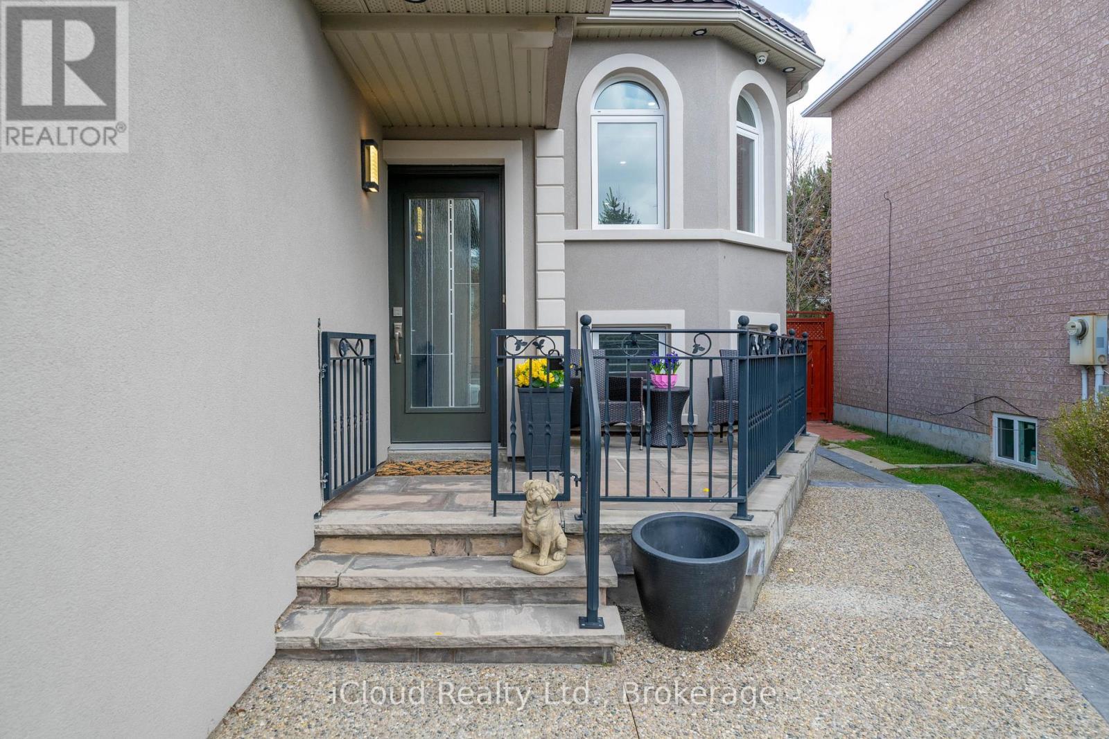 1370 Pickwick Drive, Mississauga, ON - Outdoor