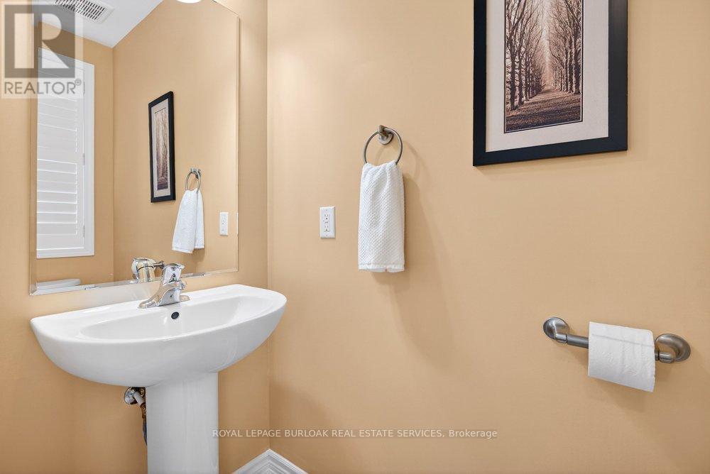 446 Grey Landing, Milton, ON - Indoor Photo Showing Bathroom