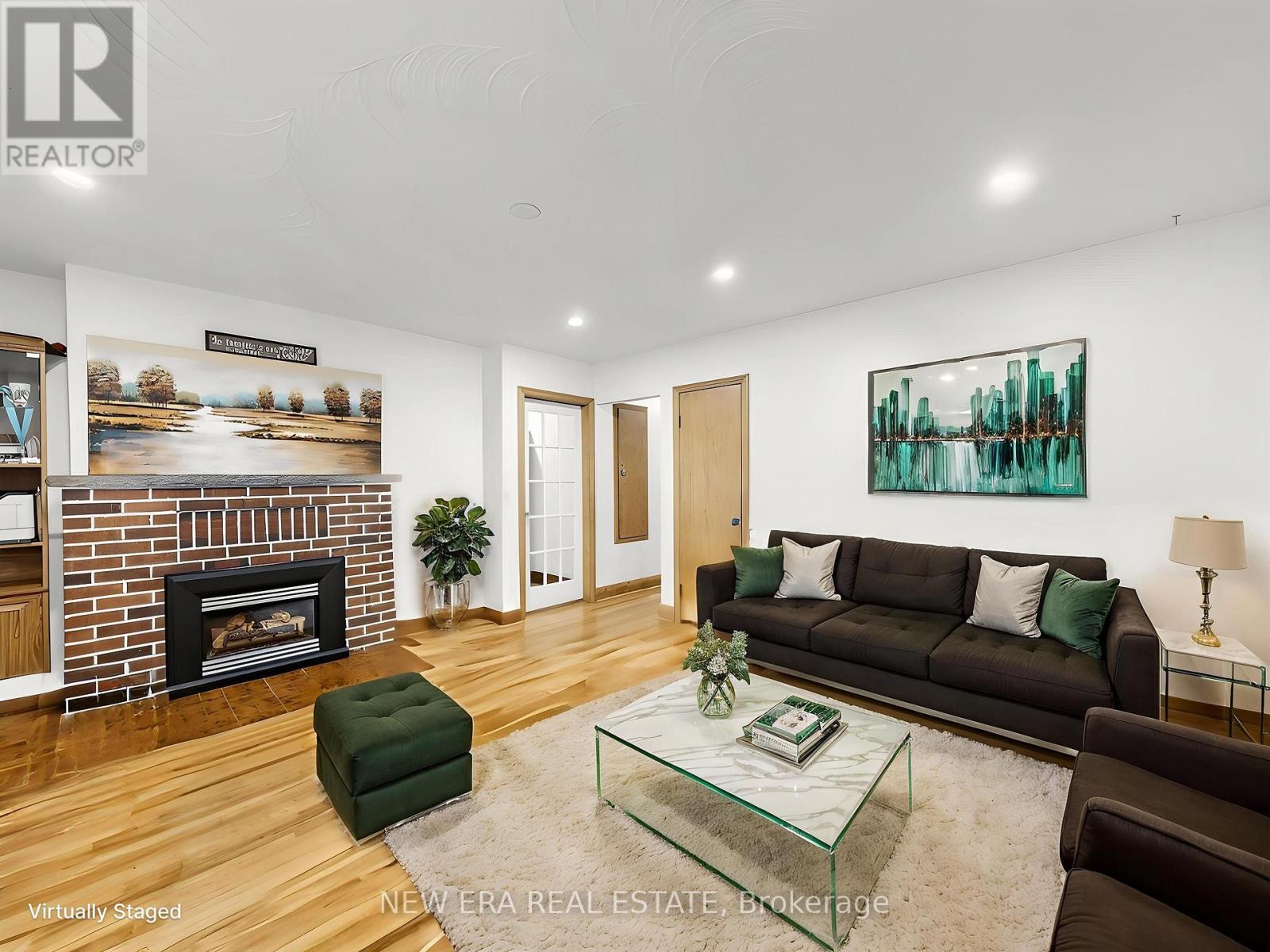 48 Christopher Drive, Cambridge, ON - Indoor Photo Showing Living Room With Fireplace