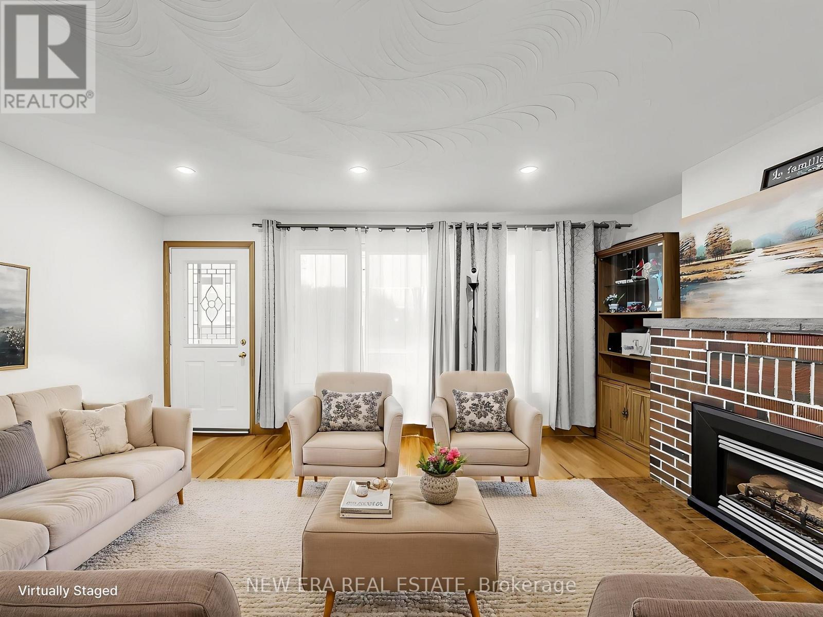 48 Christopher Drive, Cambridge, ON - Indoor Photo Showing Living Room With Fireplace