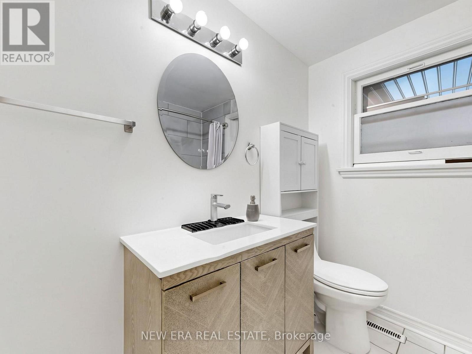 48 Christopher Drive, Cambridge, ON - Indoor Photo Showing Bathroom