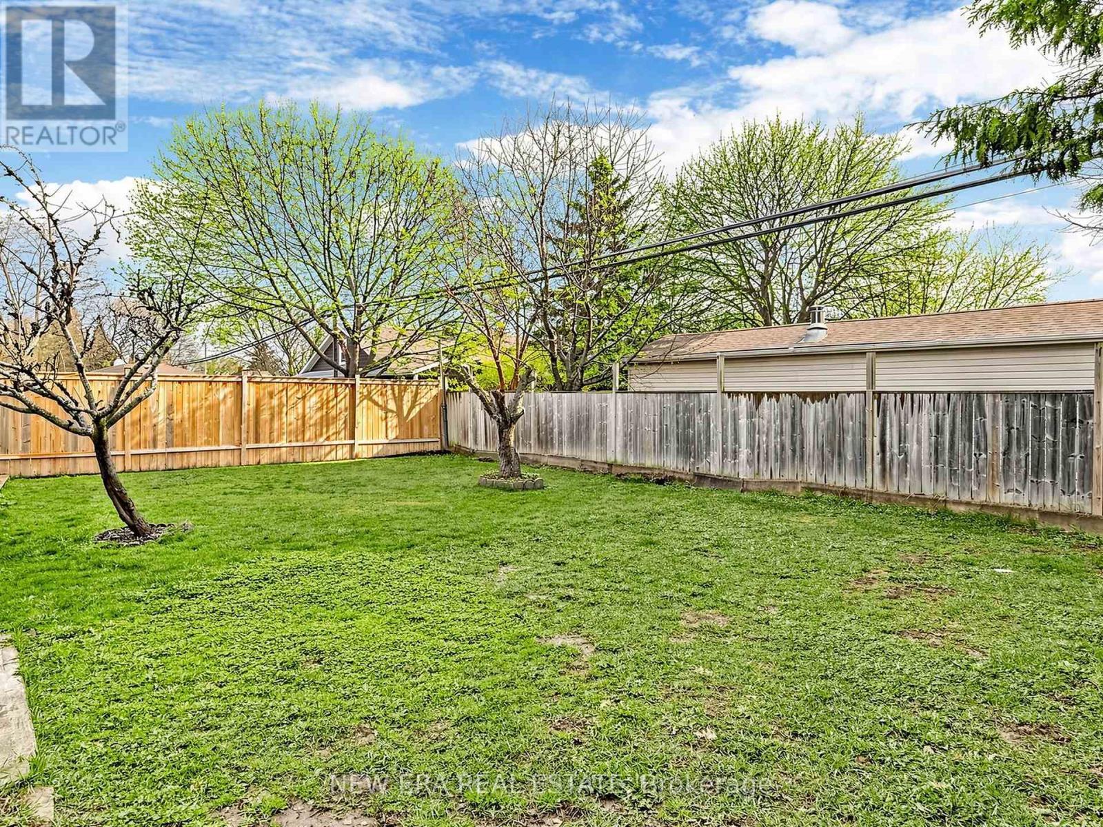 48 Christopher Drive, Cambridge, ON - Outdoor