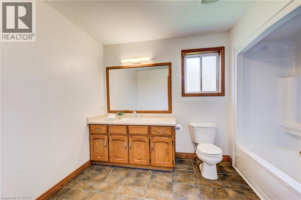 5762 8Th Line E, Ariss, ON - Indoor Photo Showing Bathroom