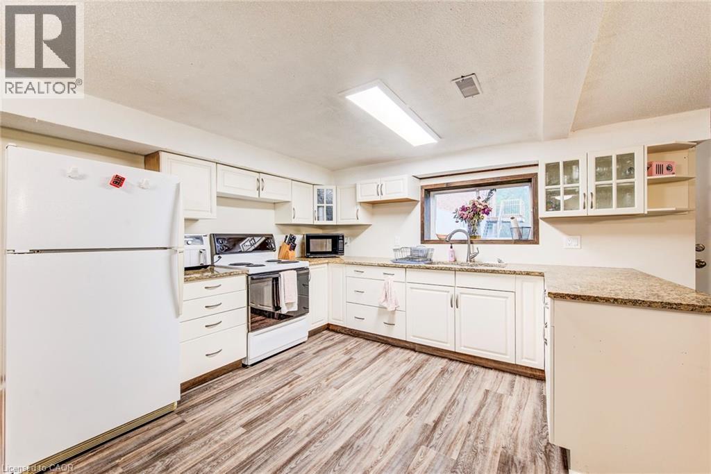 5762 8Th Line E, Ariss, ON - Indoor Photo Showing Kitchen With Double Sink