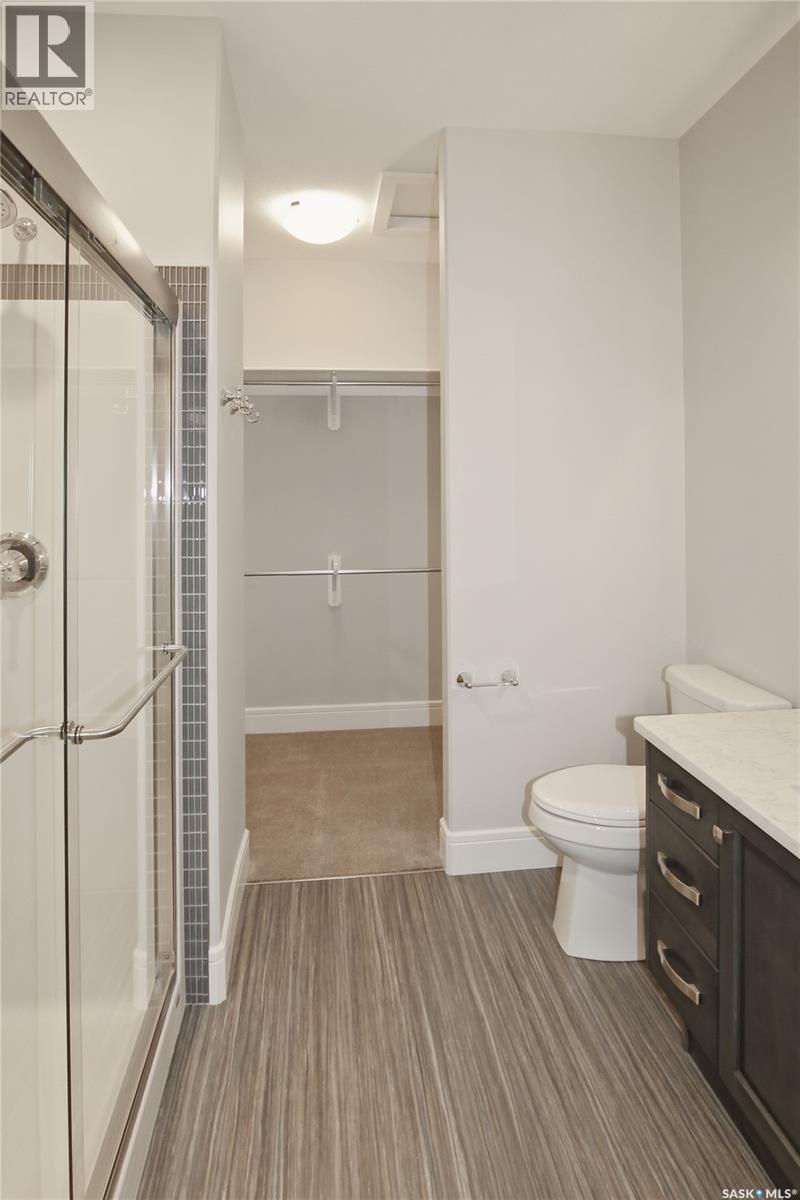 551 6Th Avenue Se, Swift Current, SK - Indoor Photo Showing Bathroom