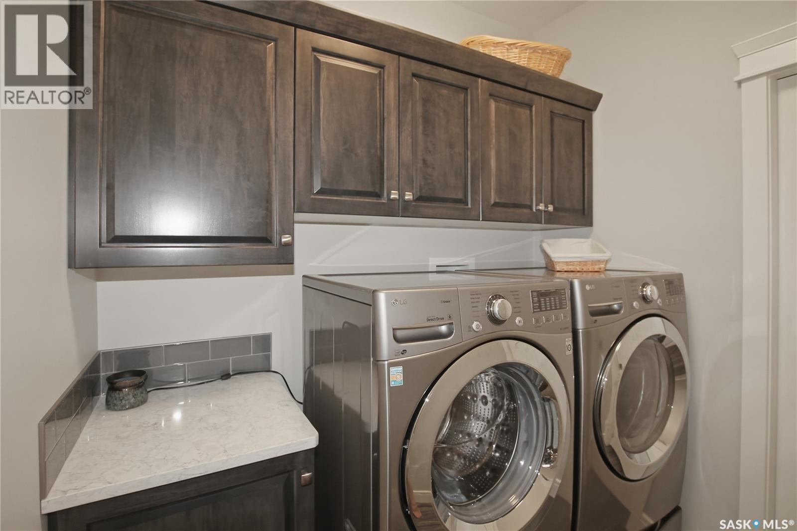 551 6Th Avenue Se, Swift Current, SK - Indoor Photo Showing Laundry Room