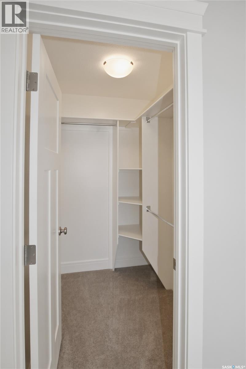 551 6Th Avenue Se, Swift Current, SK - Indoor Photo Showing Other Room