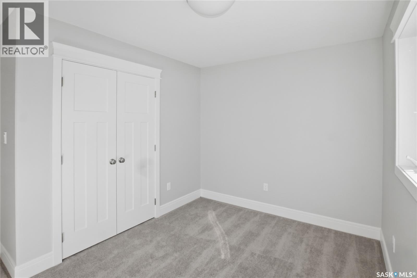 551 6Th Avenue Se, Swift Current, SK - Indoor Photo Showing Other Room