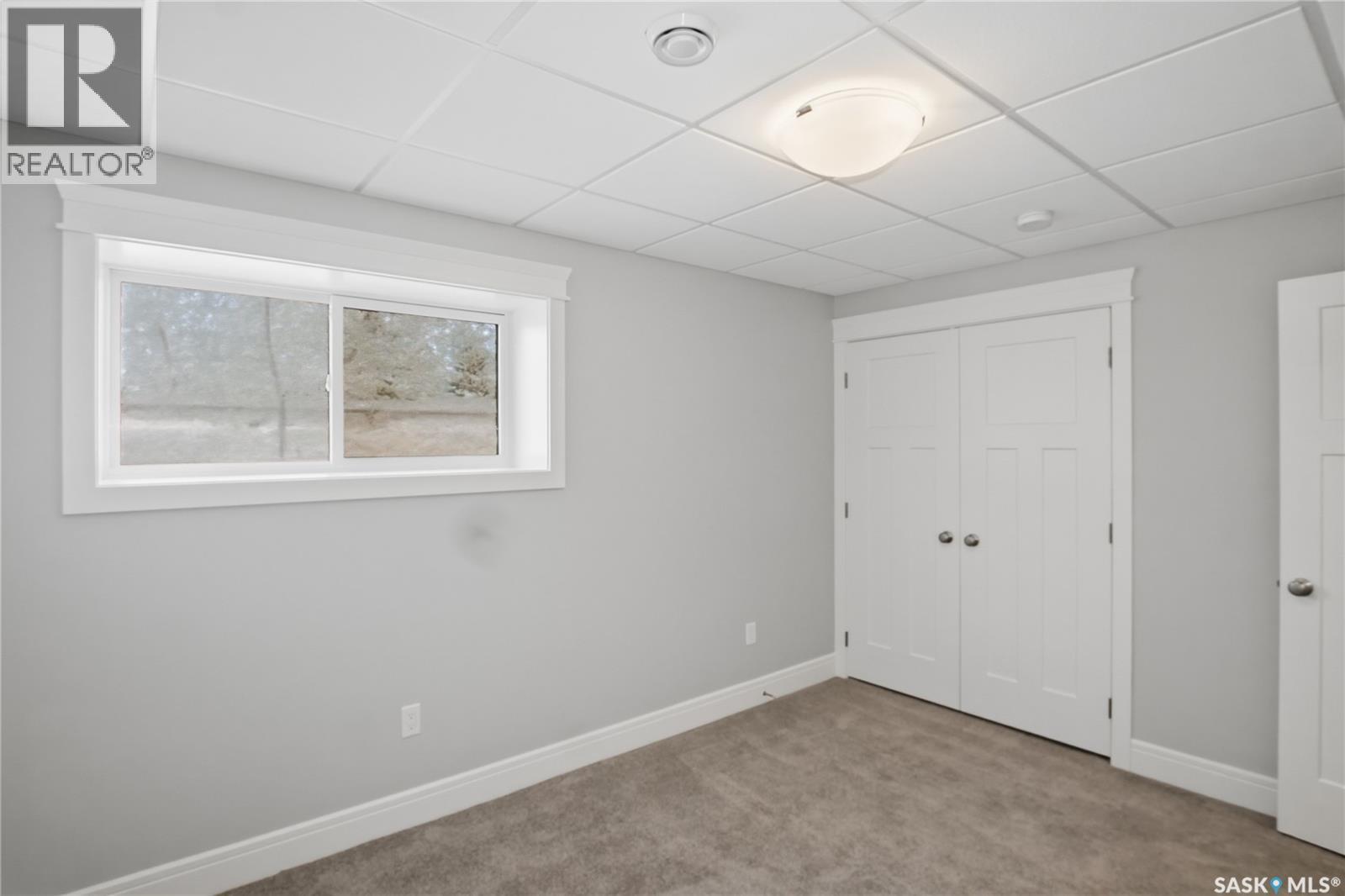 551 6Th Avenue Se, Swift Current, SK - Indoor Photo Showing Other Room