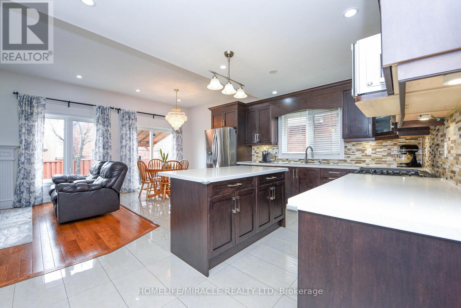 113 Seclusion Crescent, Brampton, ON - Indoor