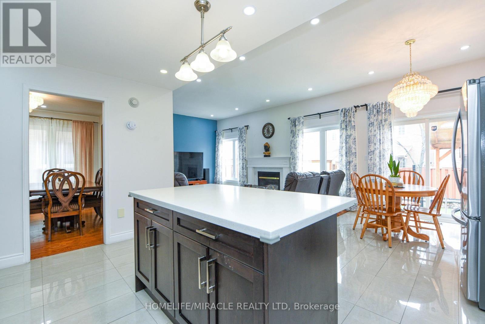 113 Seclusion Crescent, Brampton, ON - Indoor Photo Showing Dining Room