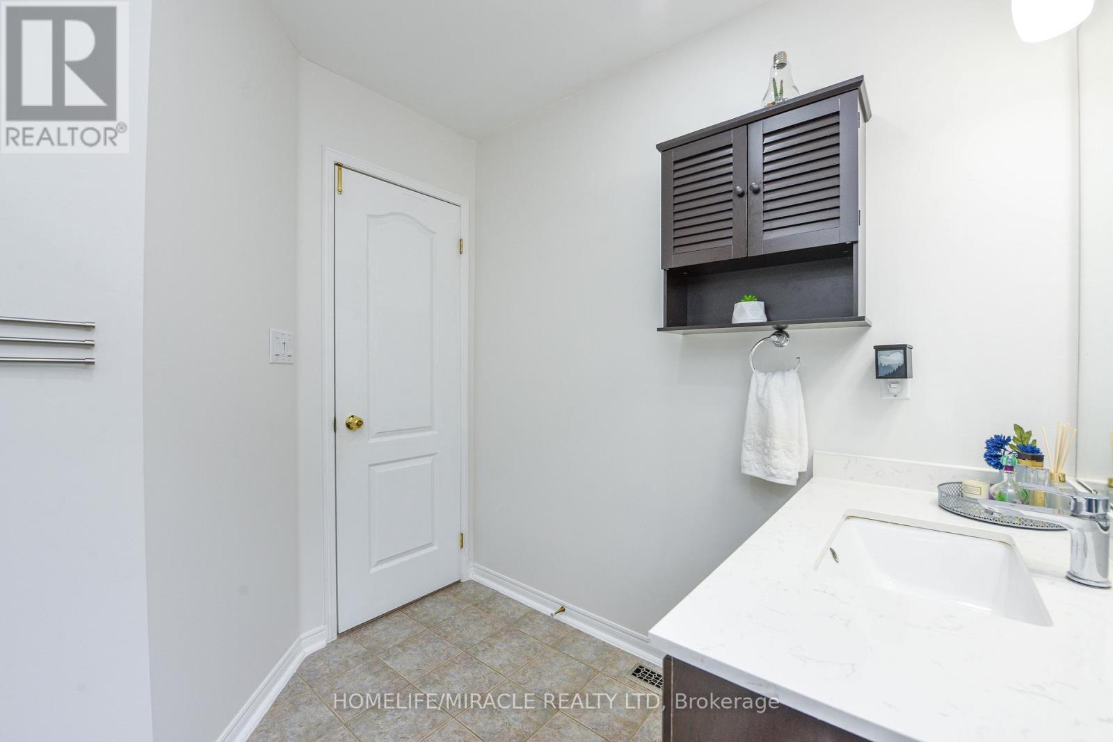 113 Seclusion Crescent, Brampton, ON - Indoor Photo Showing Bathroom