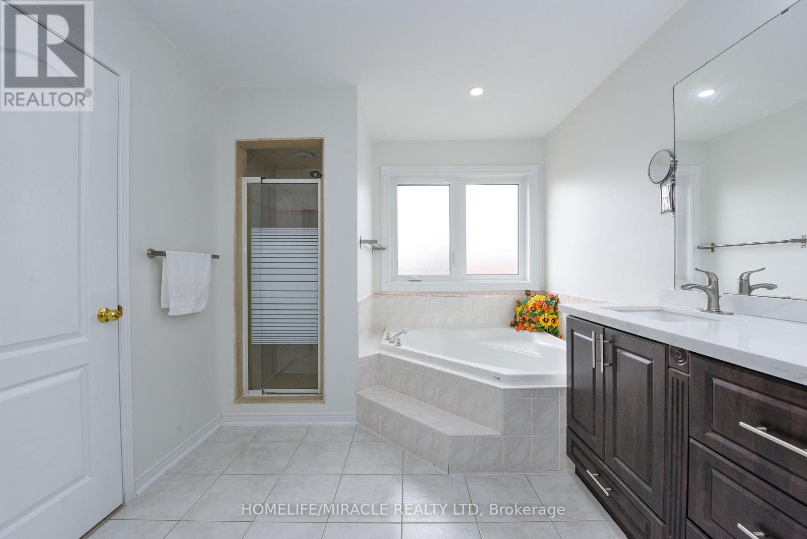 113 Seclusion Crescent, Brampton, ON - Indoor Photo Showing Bathroom