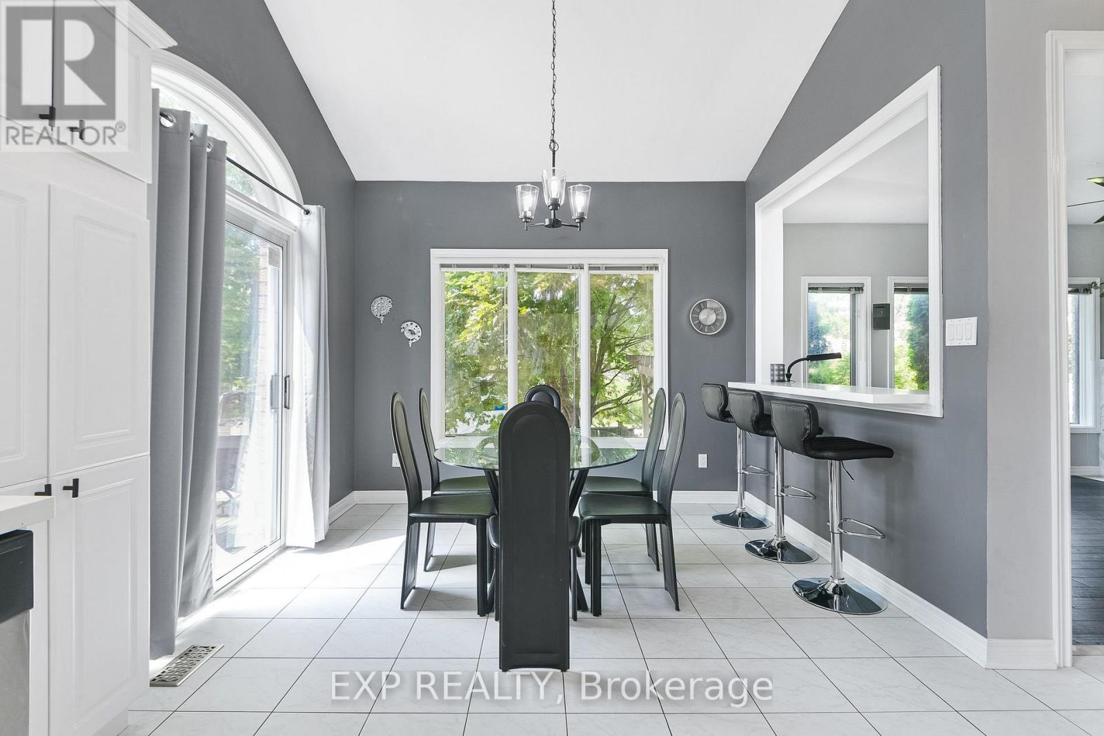 29 Batson Drive, Aurora, ON - Indoor Photo Showing Other Room