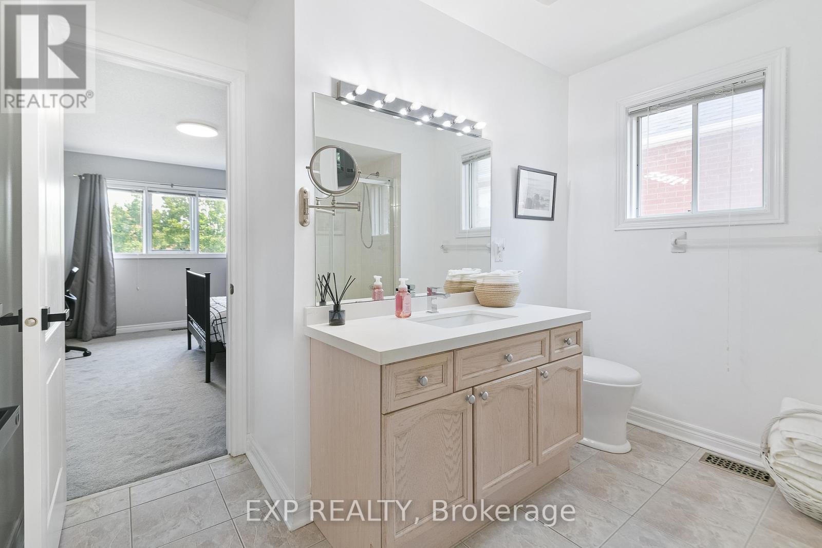 29 Batson Drive, Aurora, ON - Indoor Photo Showing Bathroom