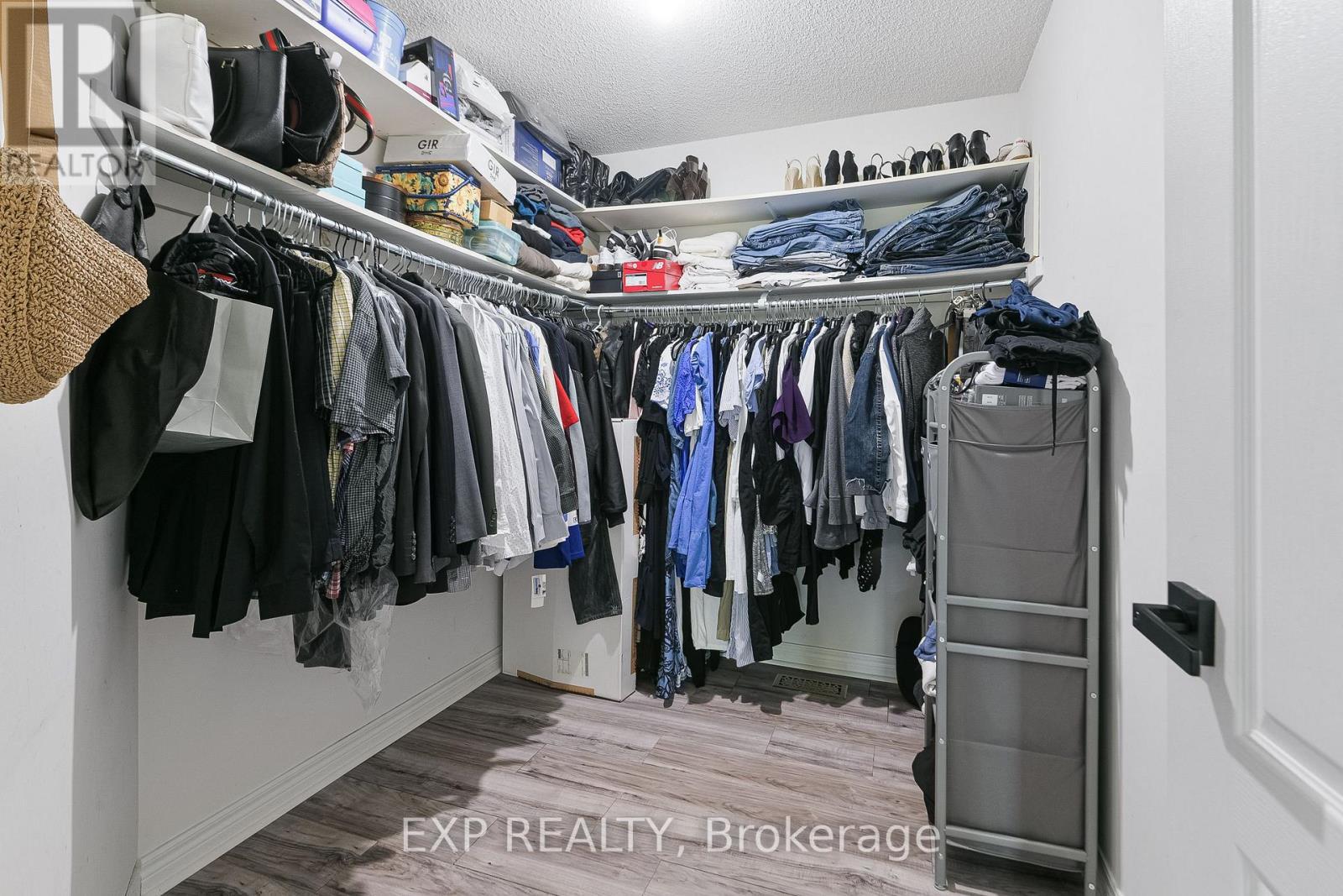 29 Batson Drive, Aurora, ON - Indoor With Storage