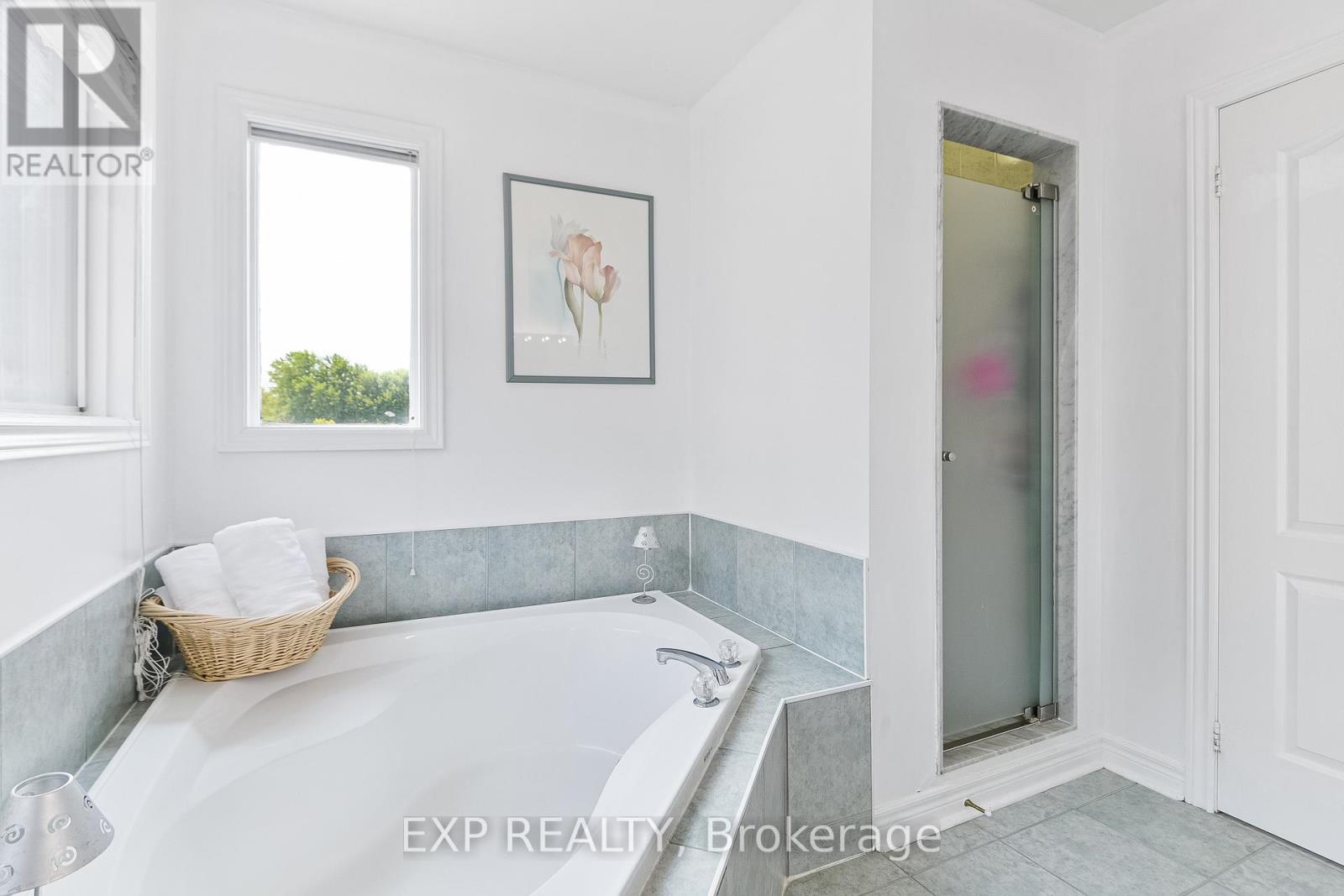 29 Batson Drive, Aurora, ON - Indoor Photo Showing Bathroom
