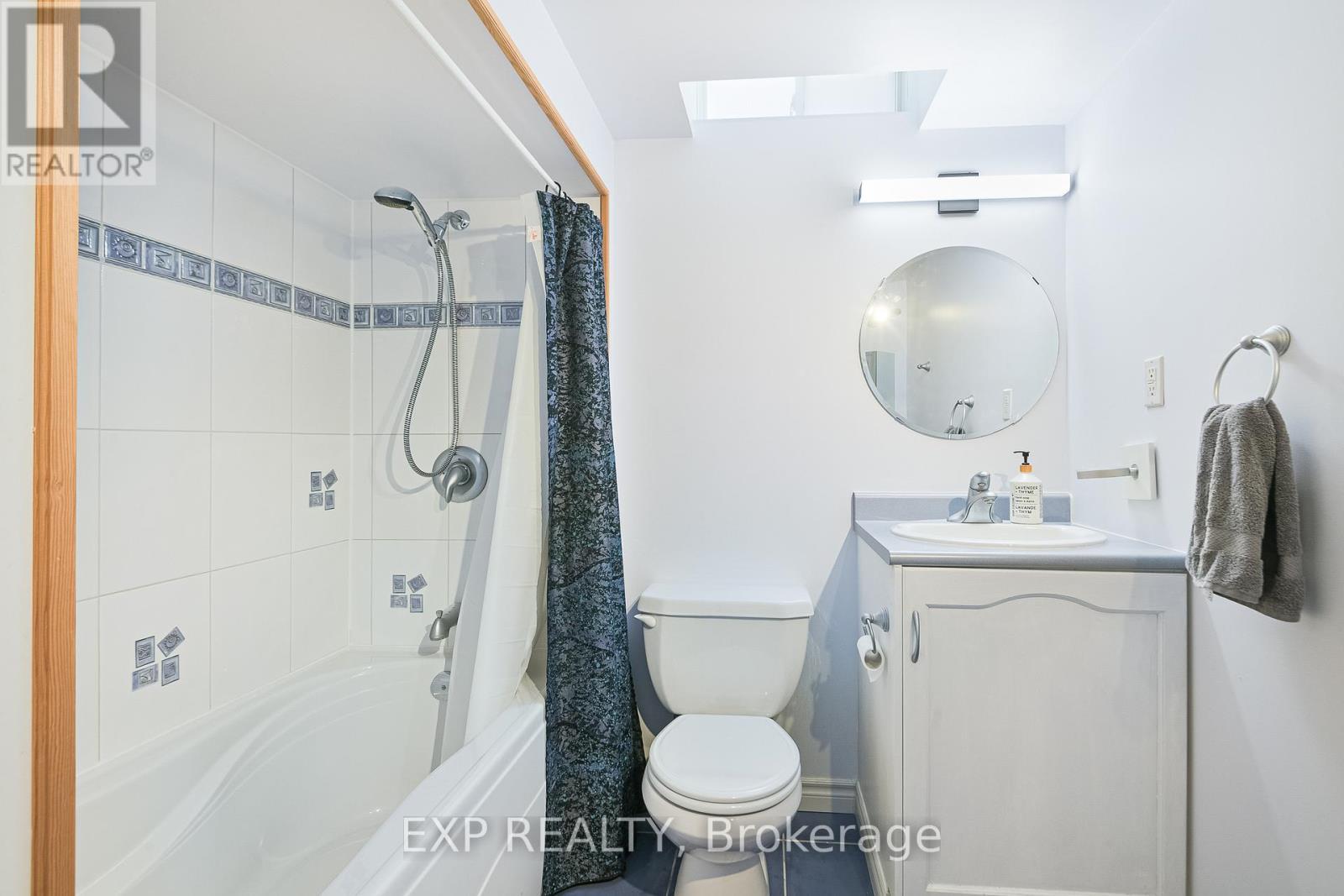 29 Batson Drive, Aurora, ON - Indoor Photo Showing Bathroom