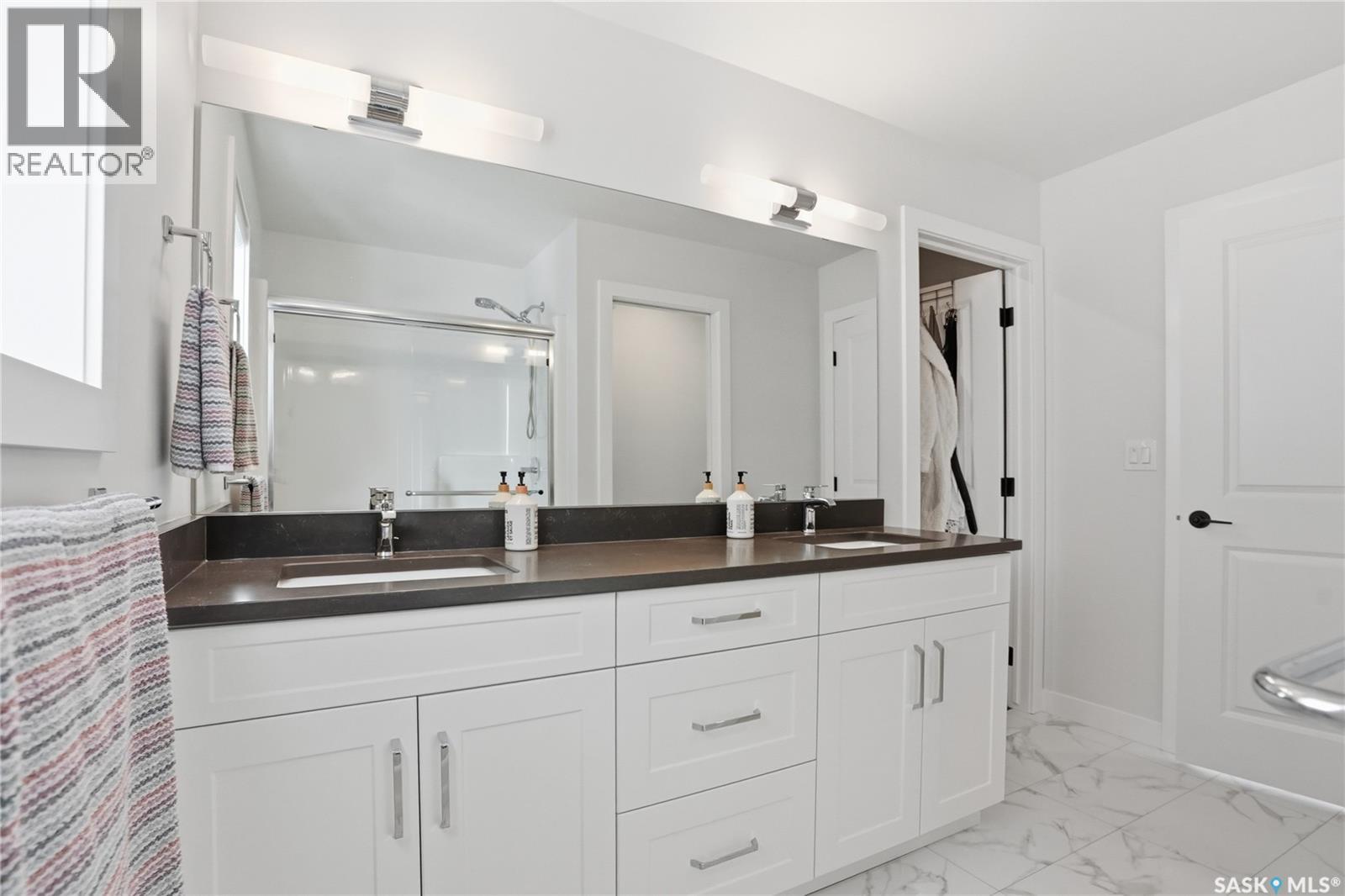 606 Delainey Road, Saskatoon, SK - Indoor Photo Showing Bathroom