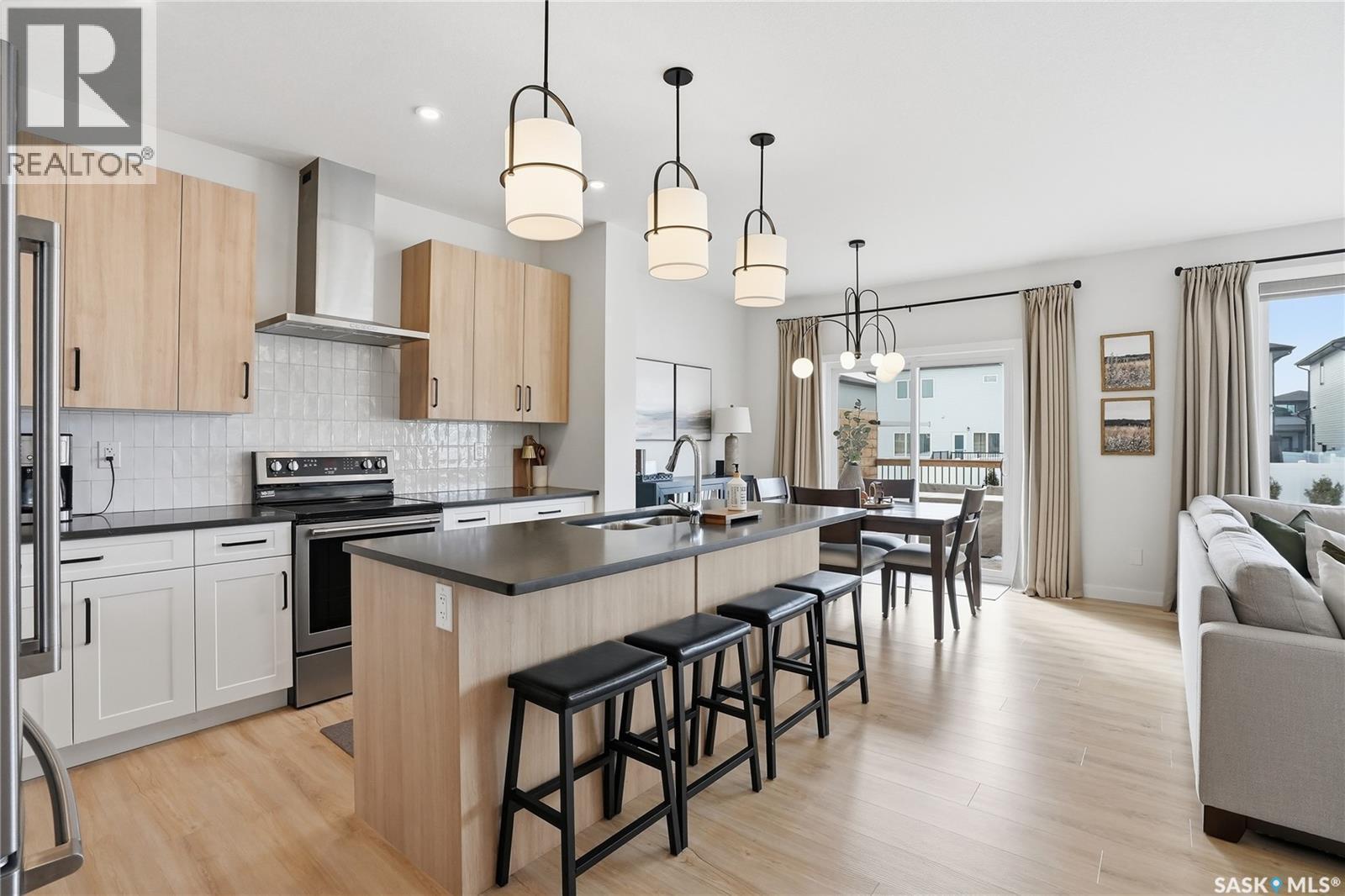 606 Delainey Road, Saskatoon, SK - Indoor Photo Showing Kitchen With Upgraded Kitchen