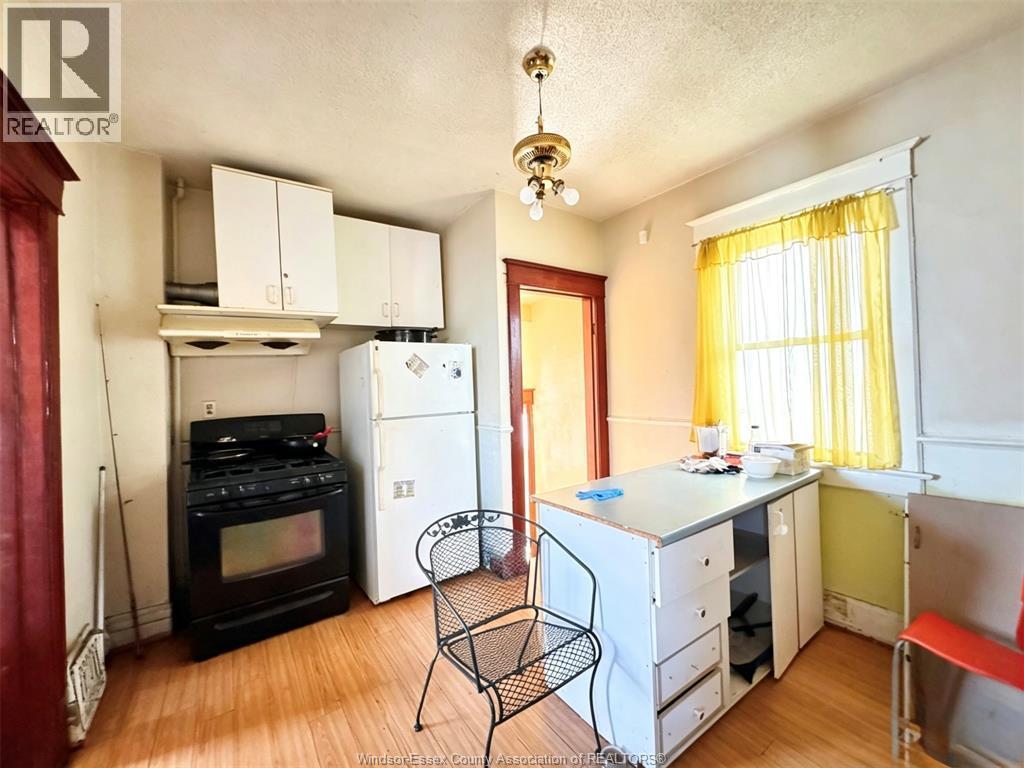 1050 Drouillard, Windsor, ON - Indoor Photo Showing Kitchen