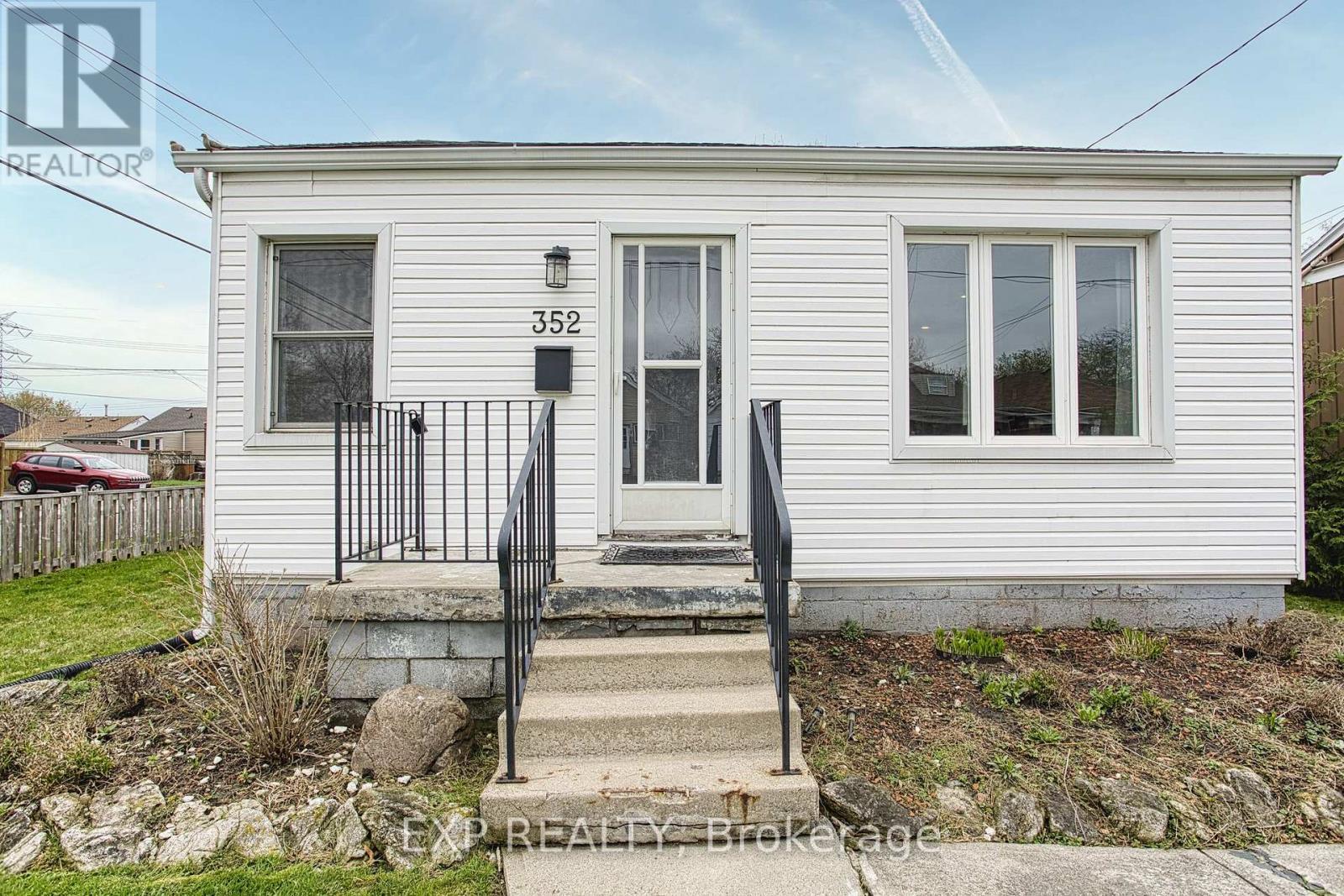 352 Fairfield Avenue, Hamilton, ON - Outdoor With Exterior