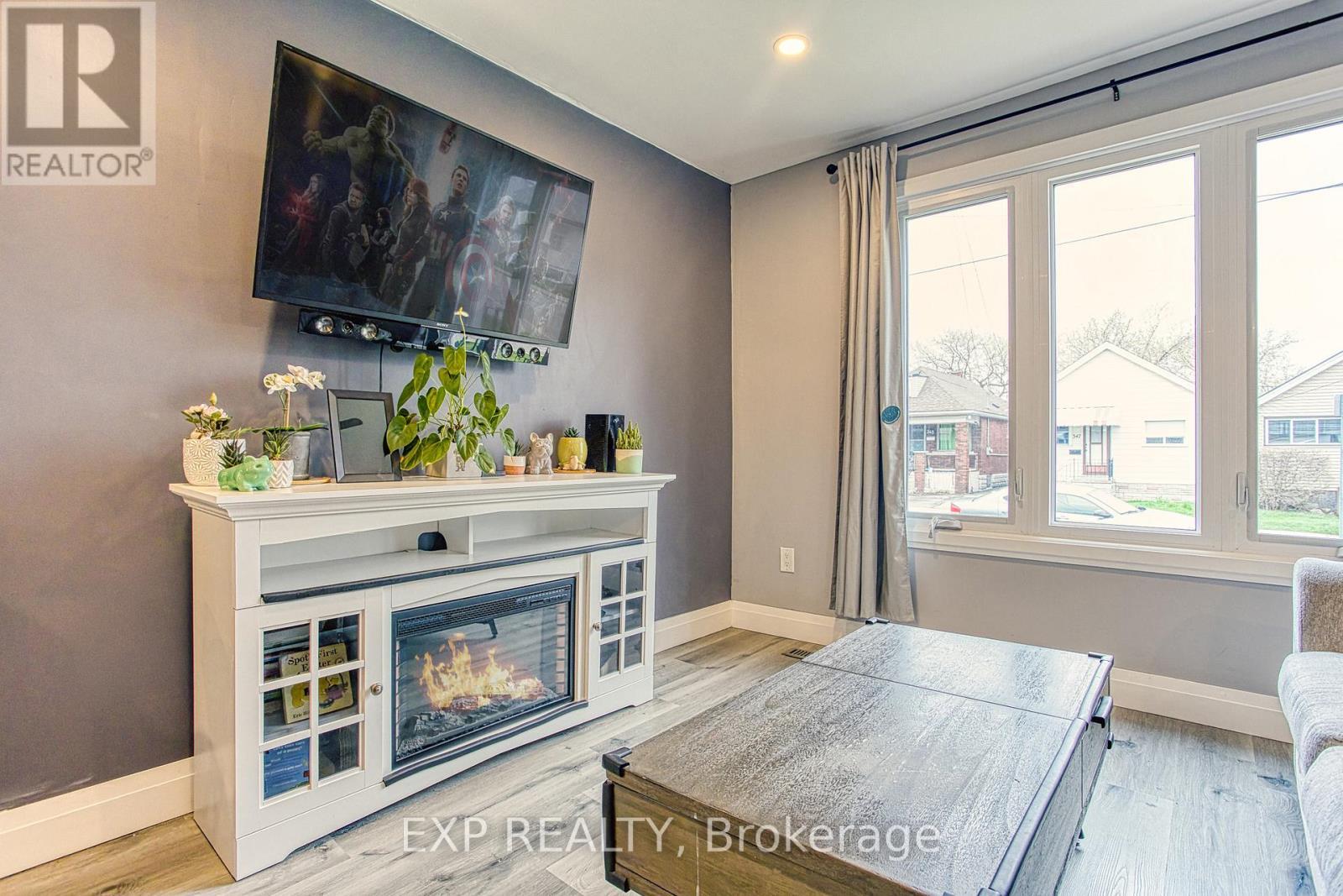 352 Fairfield Avenue, Hamilton, ON - Indoor Photo Showing Other Room With Fireplace