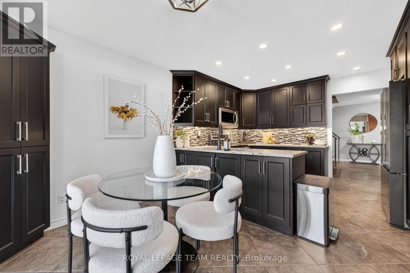 161 Springwater Drive, Ottawa, ON - Indoor