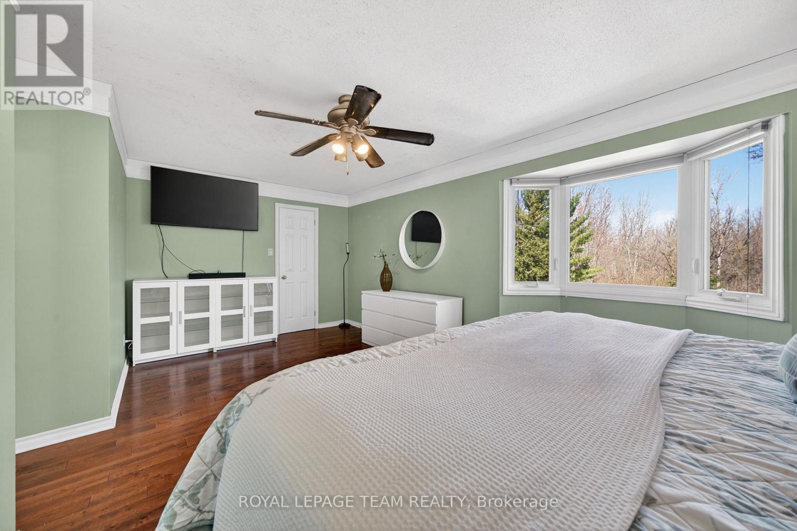 161 Springwater Drive, Ottawa, ON - Indoor Photo Showing Bedroom