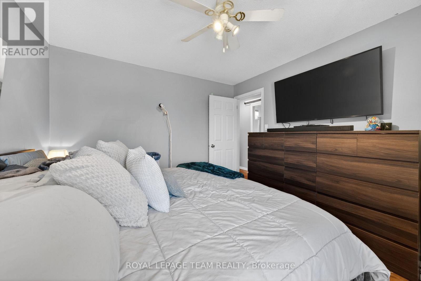 161 Springwater Drive, Ottawa, ON - Indoor Photo Showing Bedroom