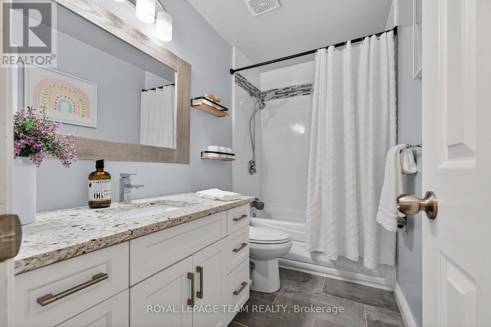 161 Springwater Drive, Ottawa, ON - Indoor Photo Showing Bathroom