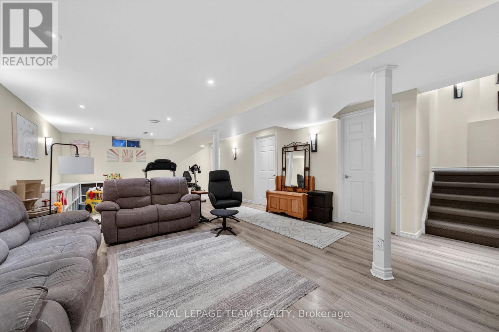 161 Springwater Drive, Ottawa, ON - Indoor