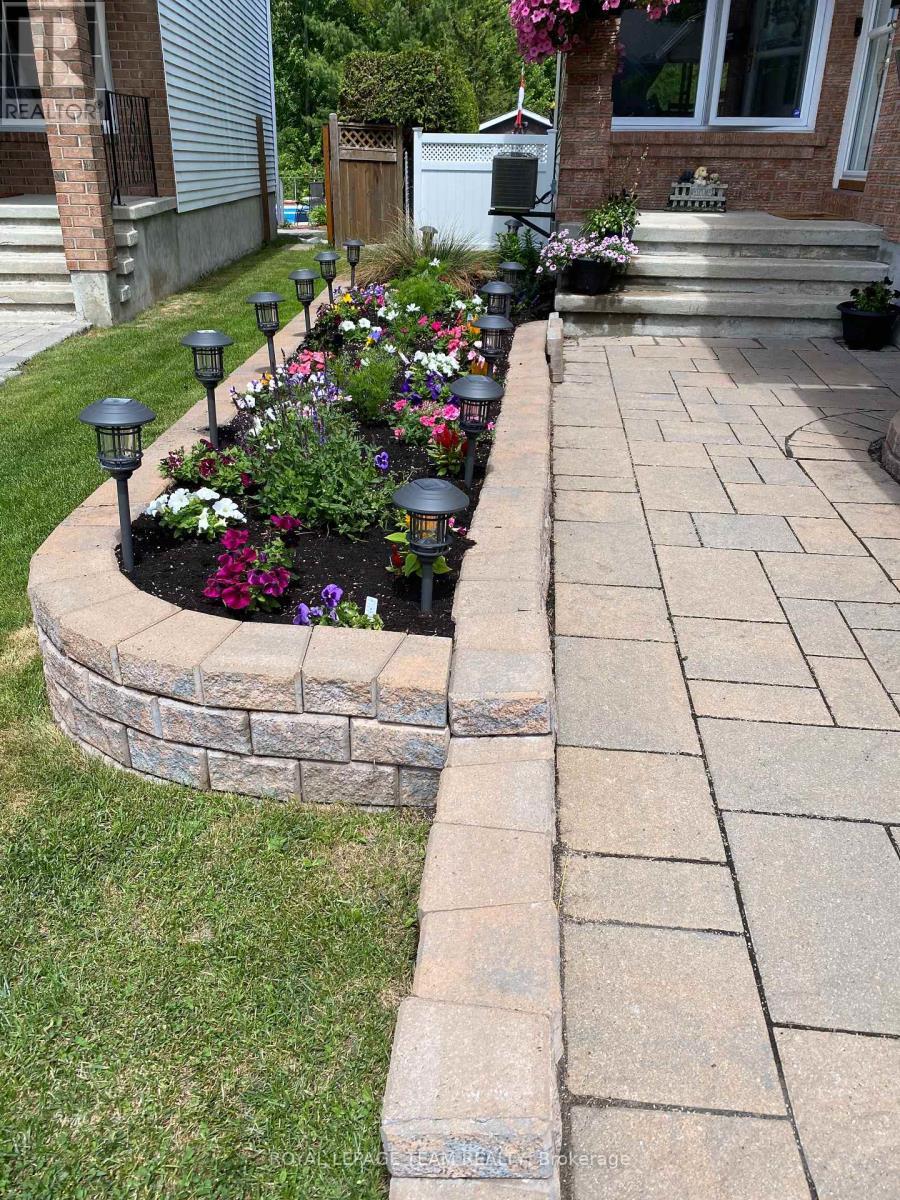 161 Springwater Drive, Ottawa, ON - Outdoor