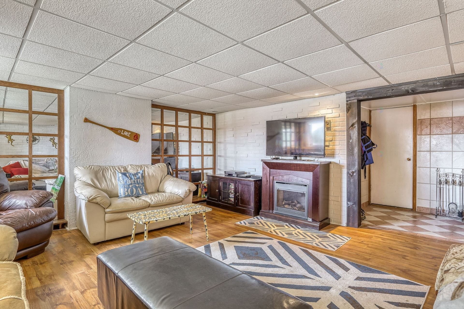 Family Room - 3 Ch. Loyer, Bowman, QC - Indoor Photo Showing Living Room With Fireplace