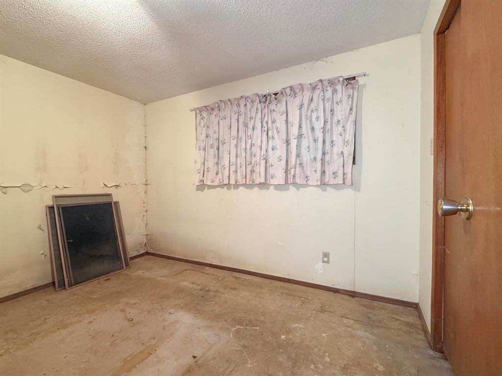 6 Aster Crescent, Brandon, MB - Indoor Photo Showing Other Room