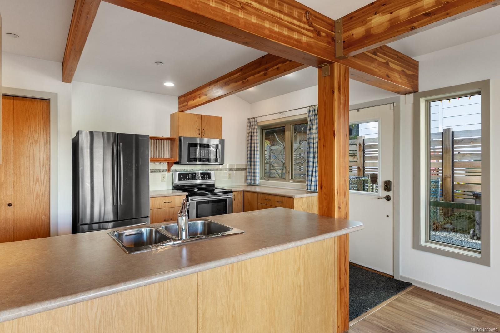 471 Windslow Rd, Comox, BC
