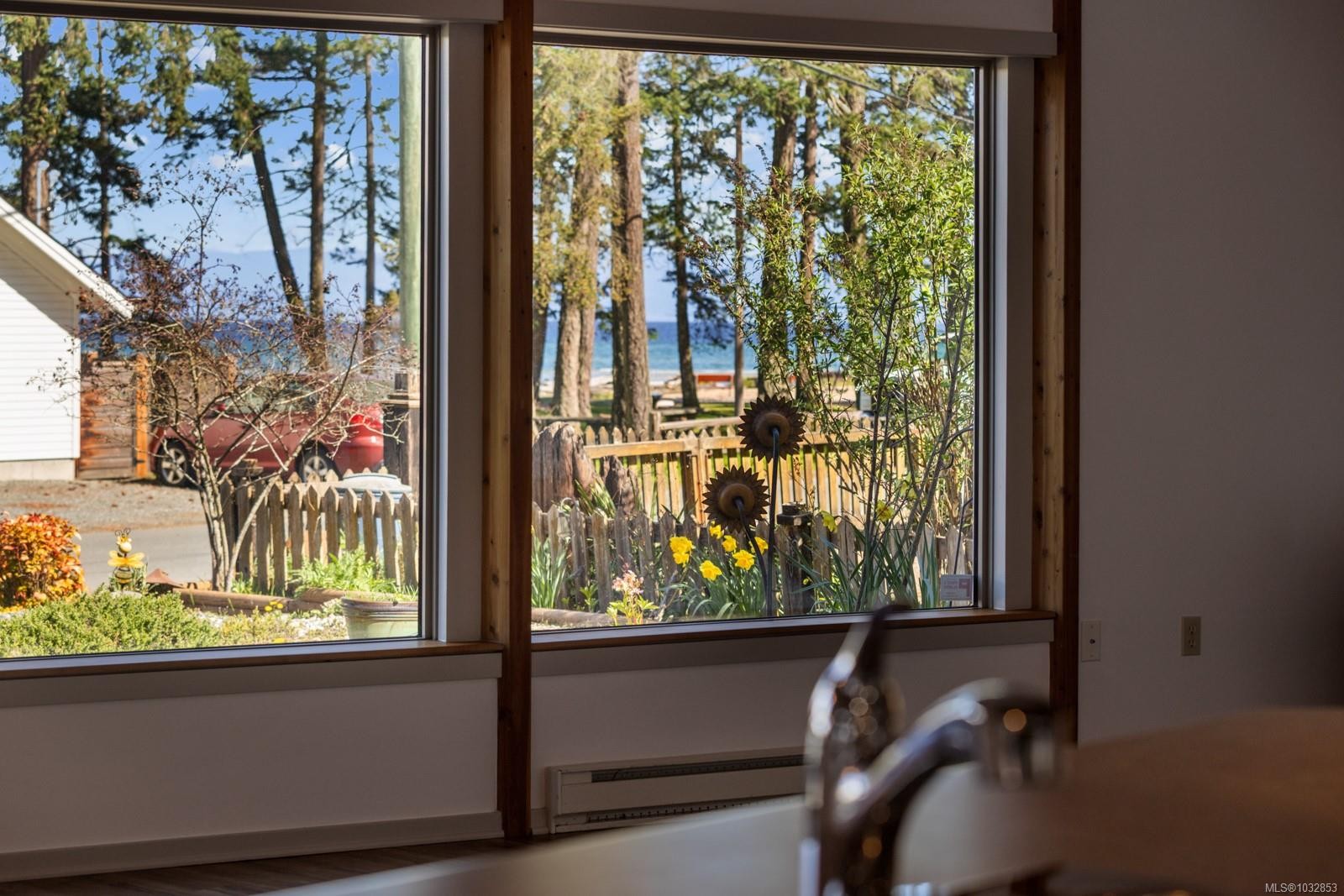 471 Windslow Rd, Comox, BC