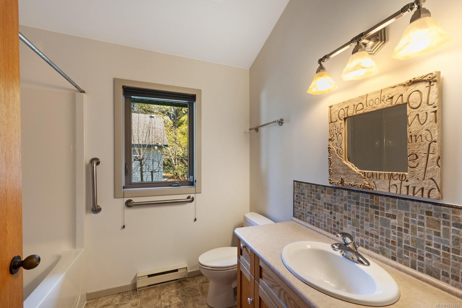 471 Windslow Rd, Comox, BC