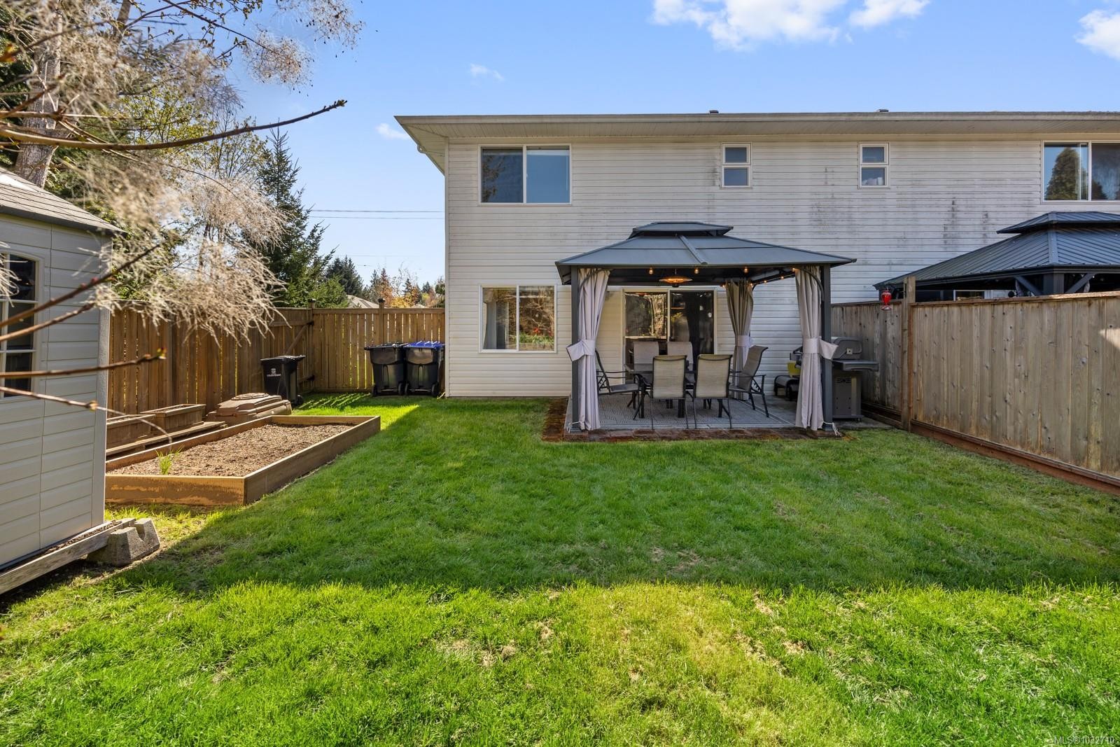 B-2425 1St St, Courtenay, BC - Outdoor With Deck Patio Veranda With Exterior