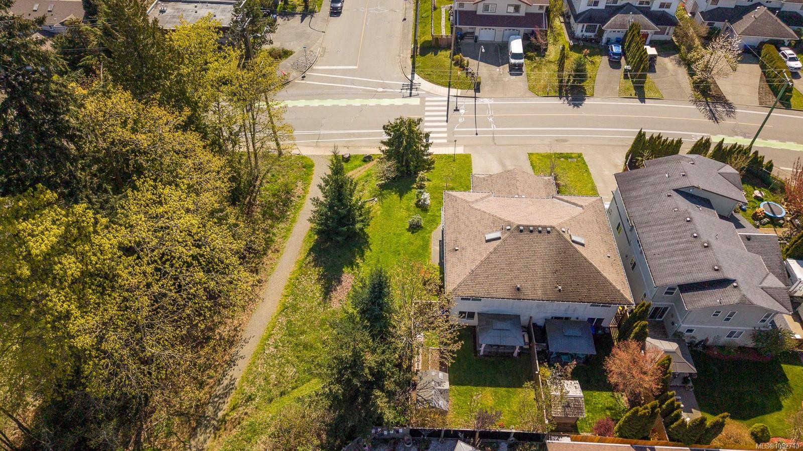 B-2425 1St St, Courtenay, BC - Outdoor With View