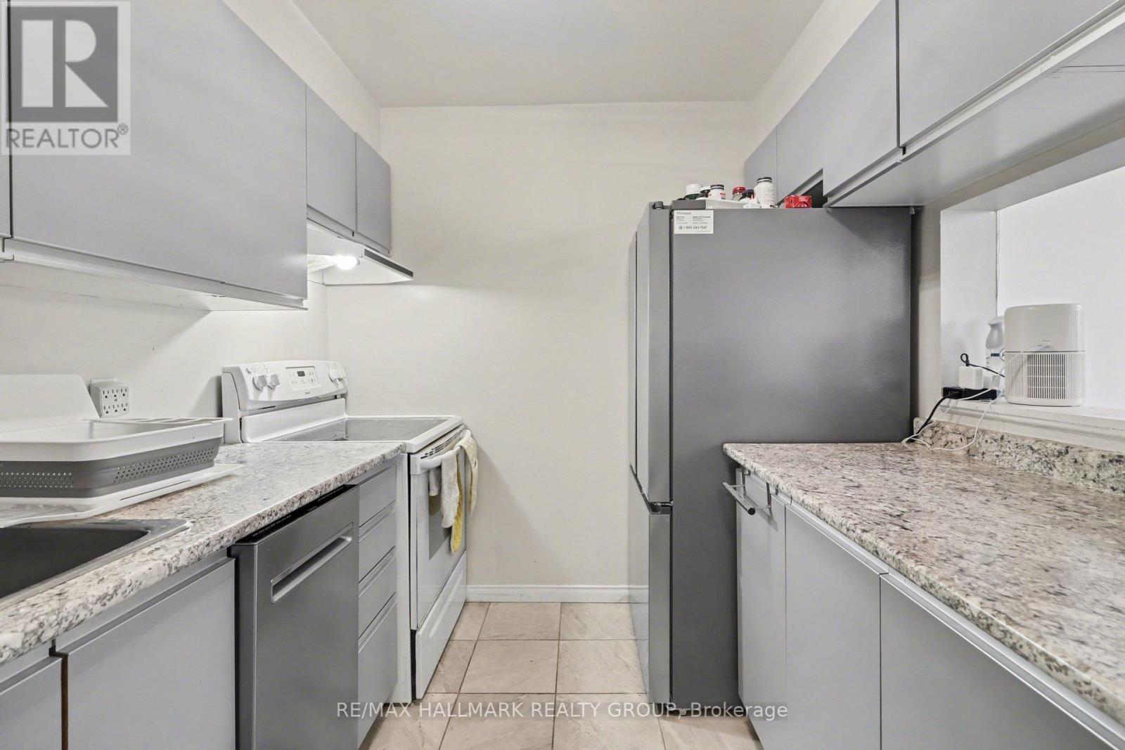 312 - 280 Brittany Drive, Ottawa, ON - Indoor