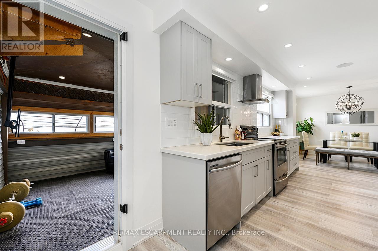 3726 Holden Crescent, Mississauga, ON - Indoor Photo Showing Kitchen
