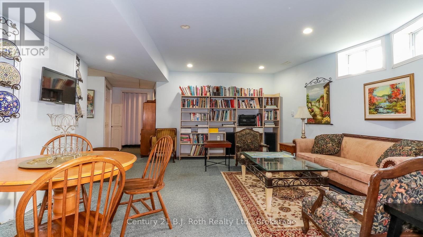 20 Grant Avenue, Tiny, ON - Indoor