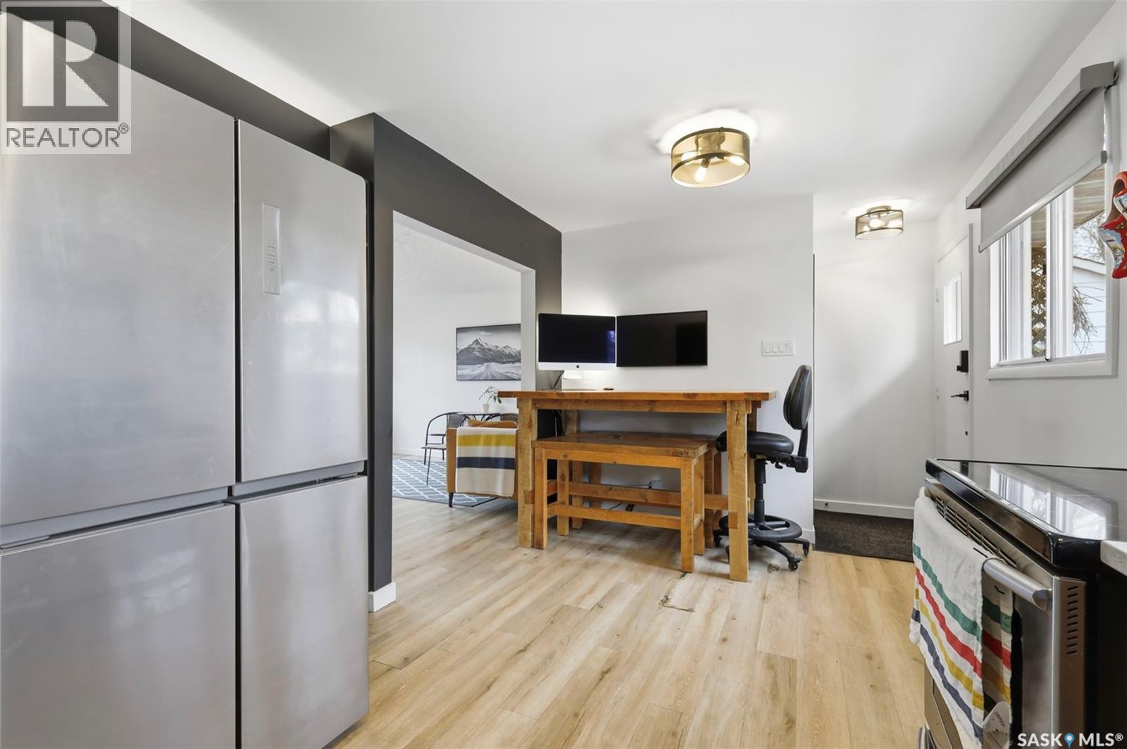 305 Montreal Avenue N, Saskatoon, SK - Indoor