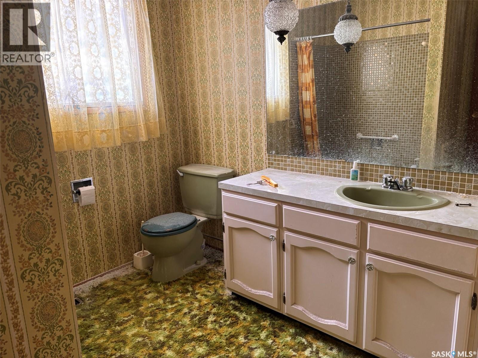 5 Malcolm Place, Saskatoon, SK - Indoor Photo Showing Bathroom