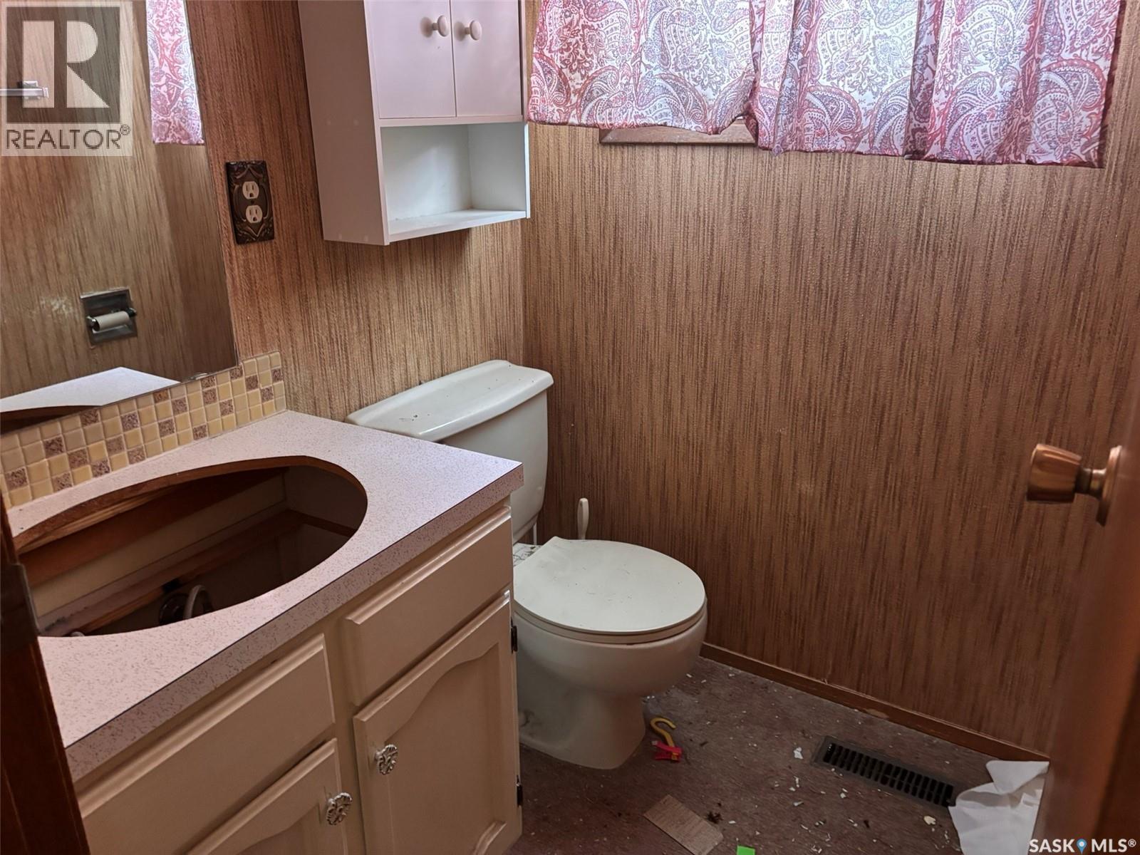 5 Malcolm Place, Saskatoon, SK - Indoor Photo Showing Bathroom