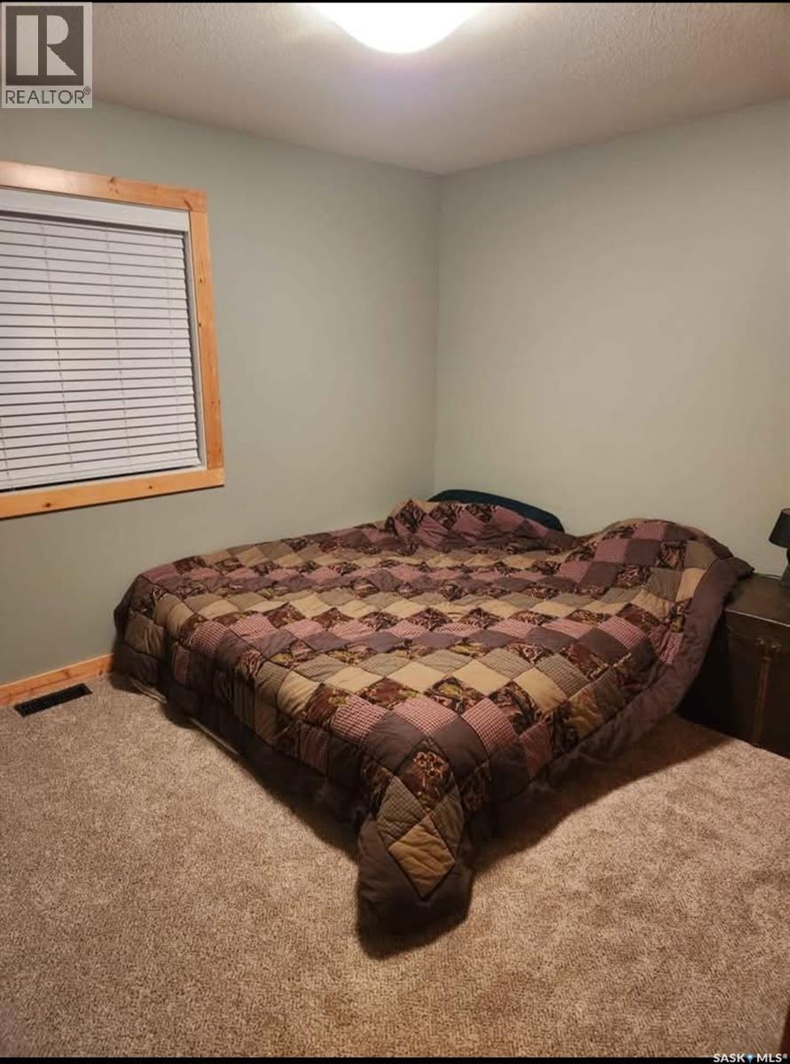 105 Francis Street, Francis, SK - Indoor Photo Showing Bedroom