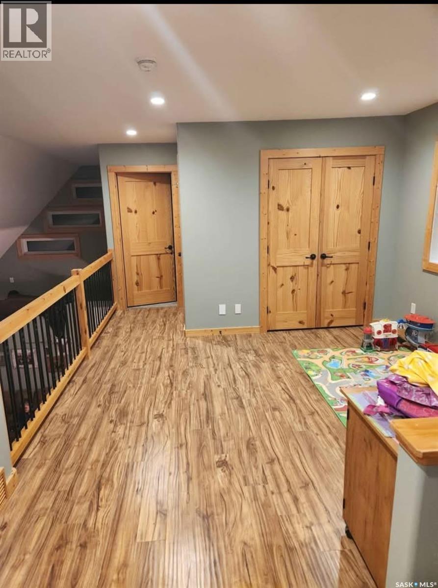105 Francis Street, Francis, SK - Indoor